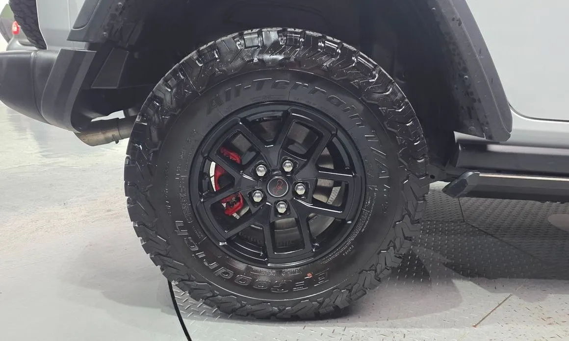 Jeep Wrangler — фото 9