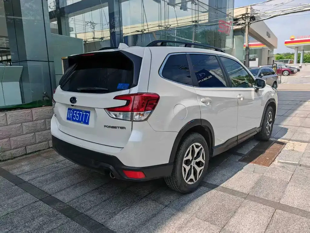 Subaru Forester — фото 4