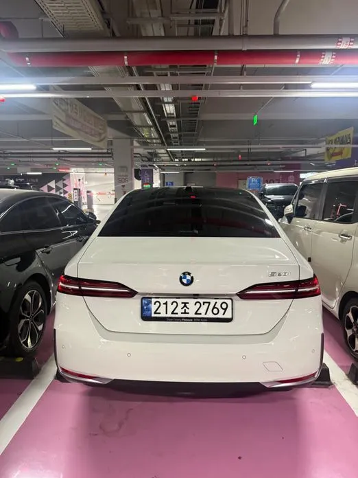 BMW 5-Series 2024 из KR, фото 2