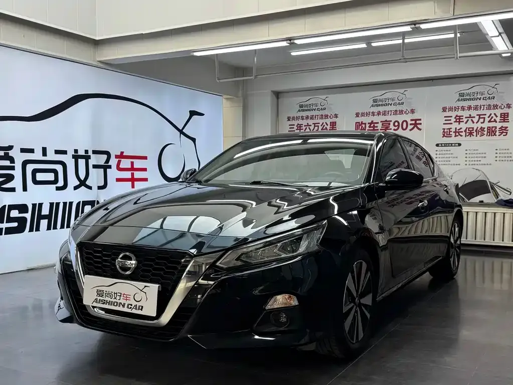 Nissan Teana — фото 1