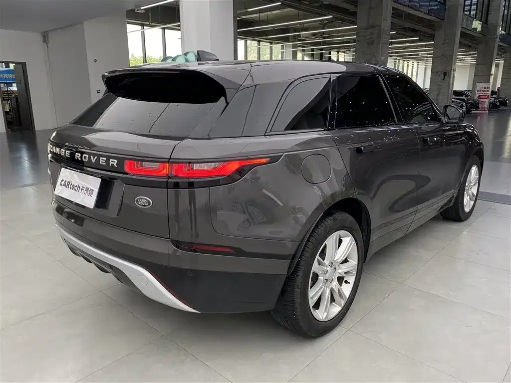 Land Rover Velar — фото 10