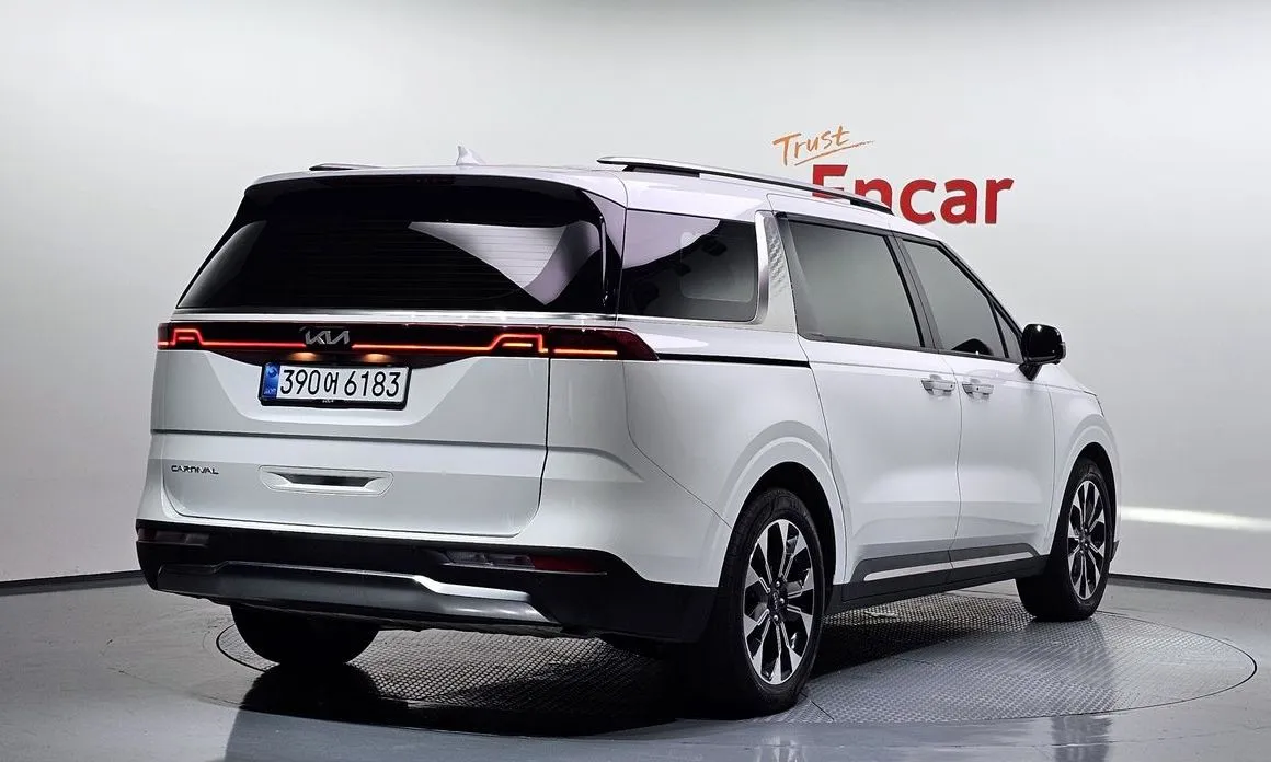 Kia Carnival — фото 4