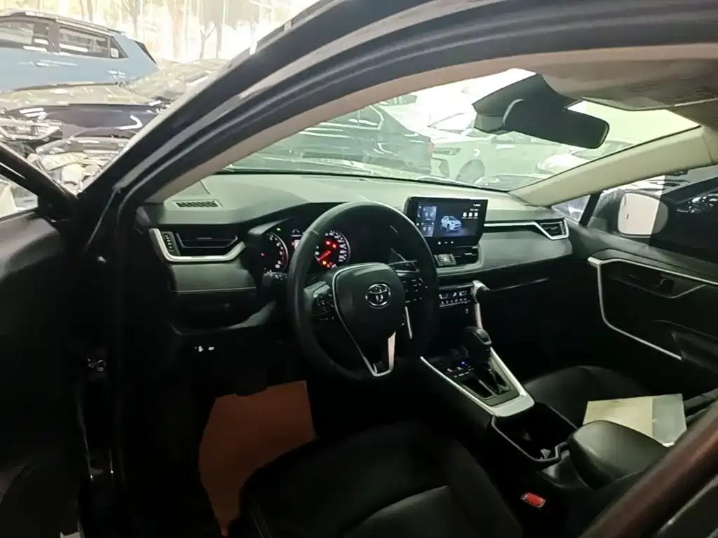 Toyota RAV4 2024 из CN, фото 10