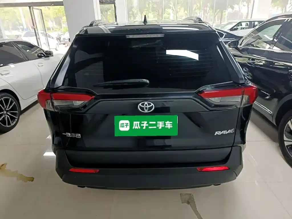 Toyota RAV4 2024 из CN, фото 8