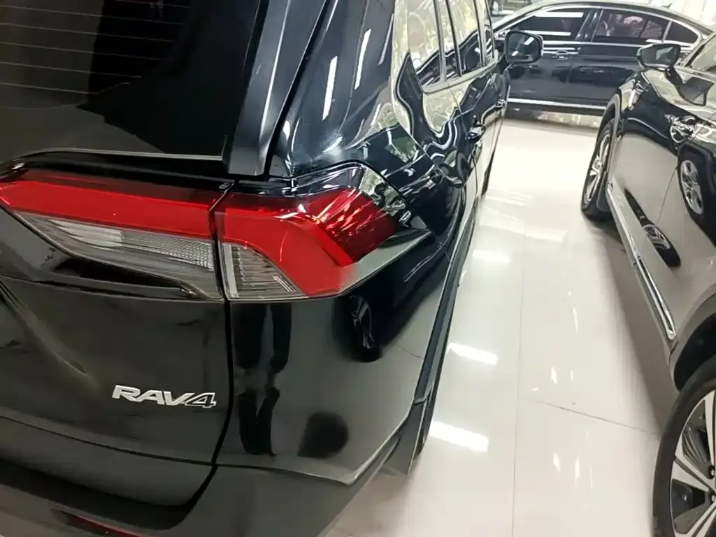 Toyota RAV4 2024 из CN, фото 9