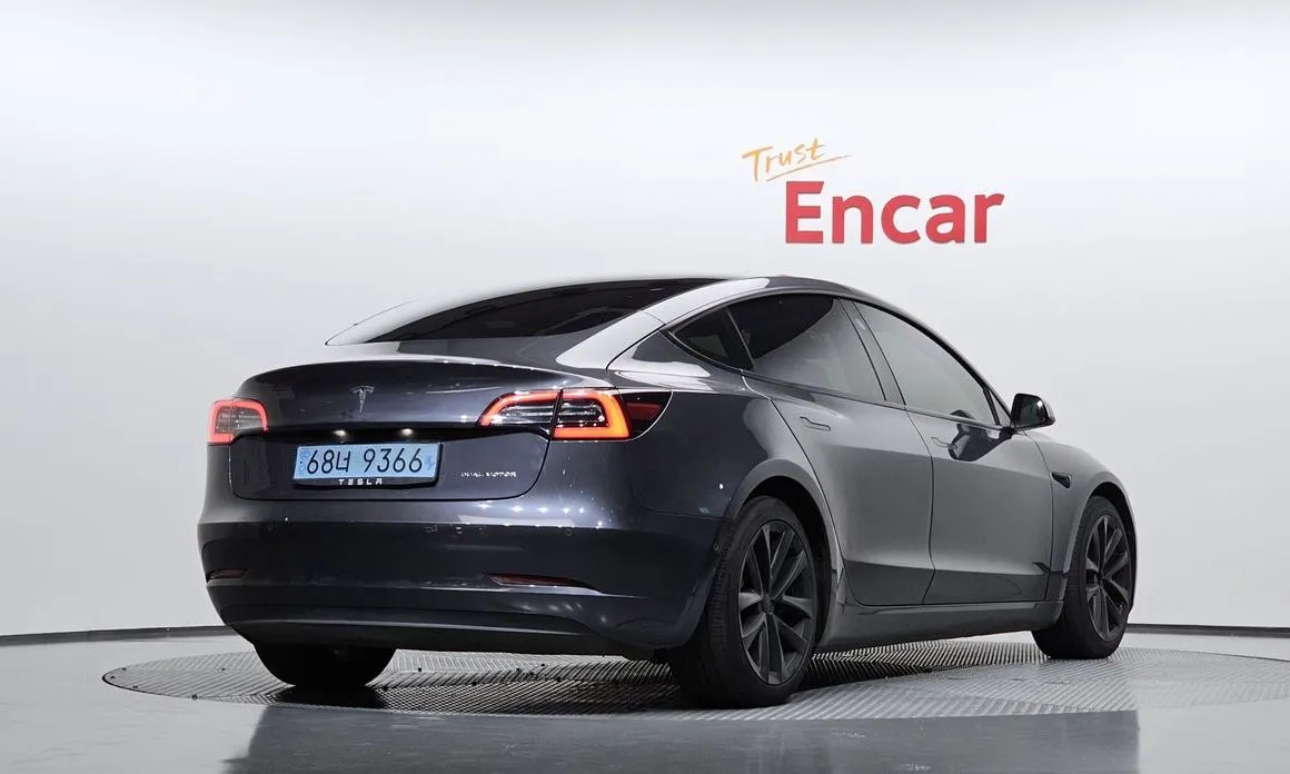 Tesla Model 3 — фото 2