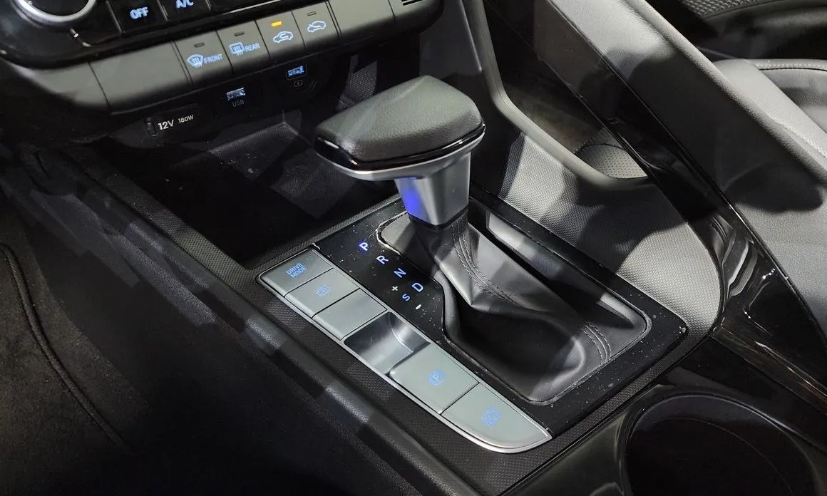 Hyundai AVANTE — фото 8