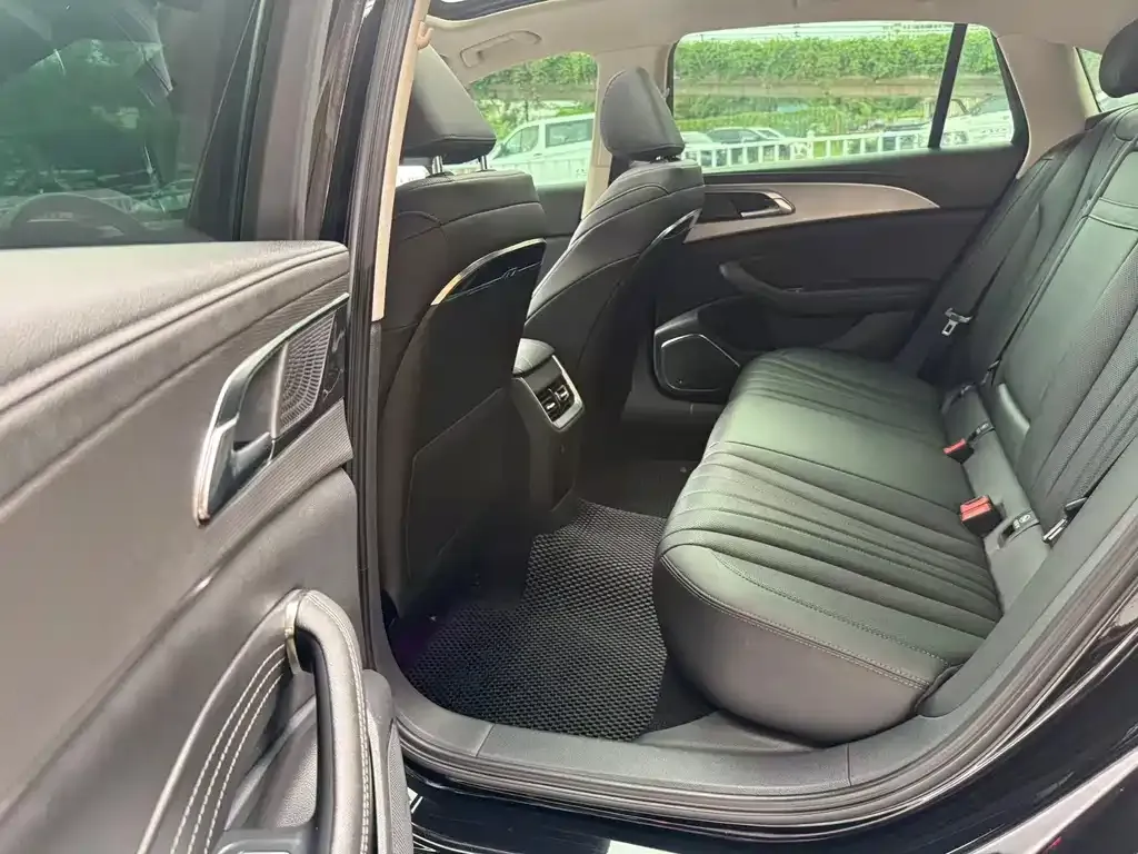 Hongqi H5 2024 из CN, фото 4