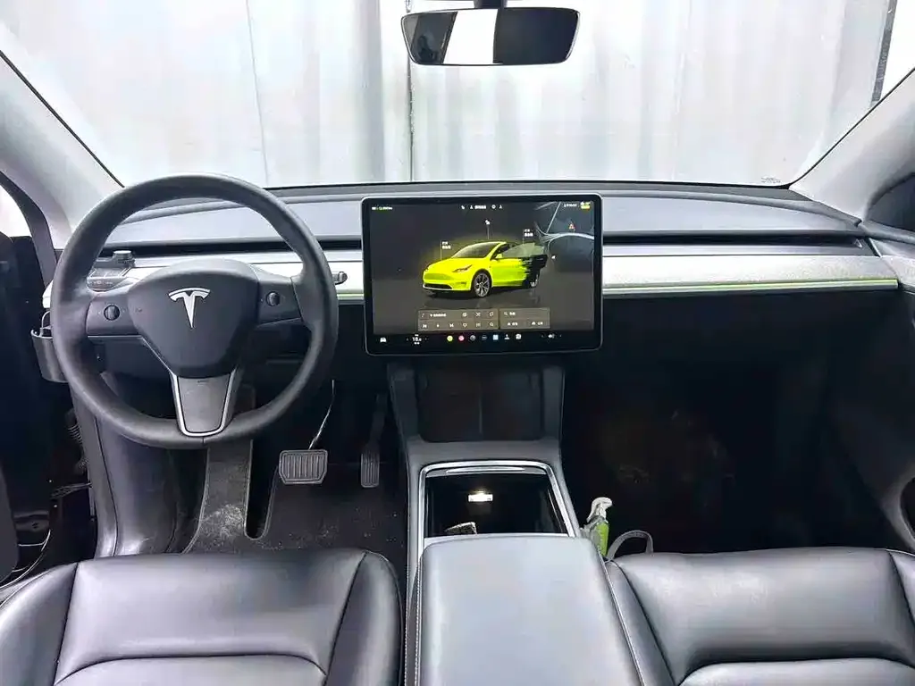 Tesla Model Y — фото 4