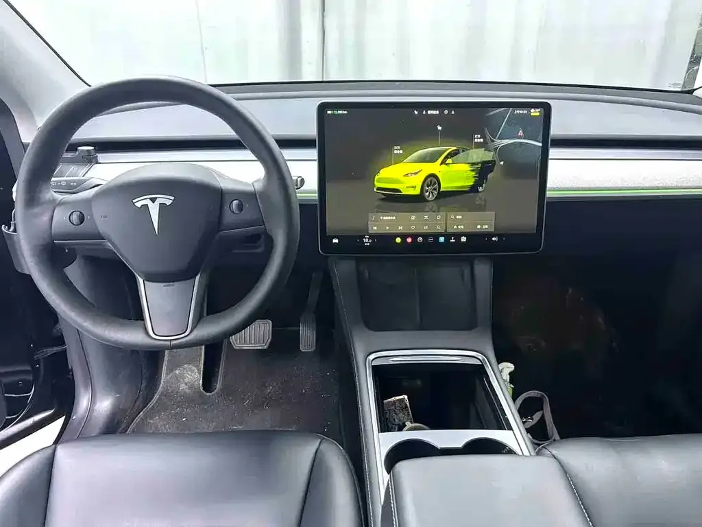 Tesla Model Y — фото 3
