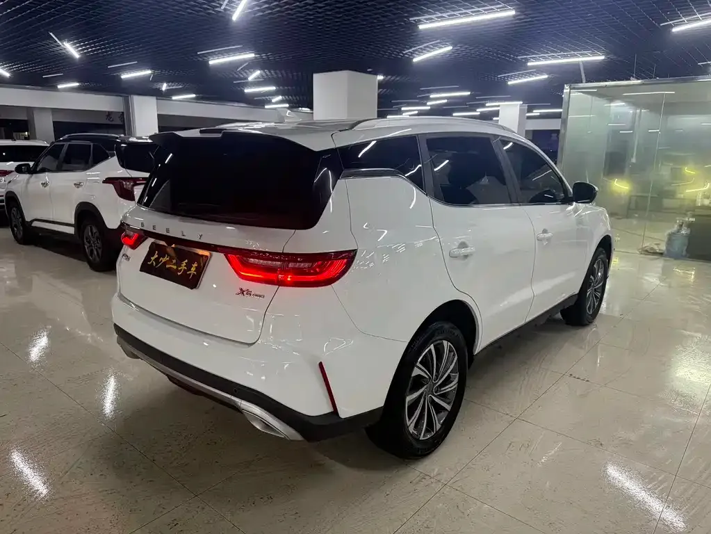 Geely Vision X6 — фото 9