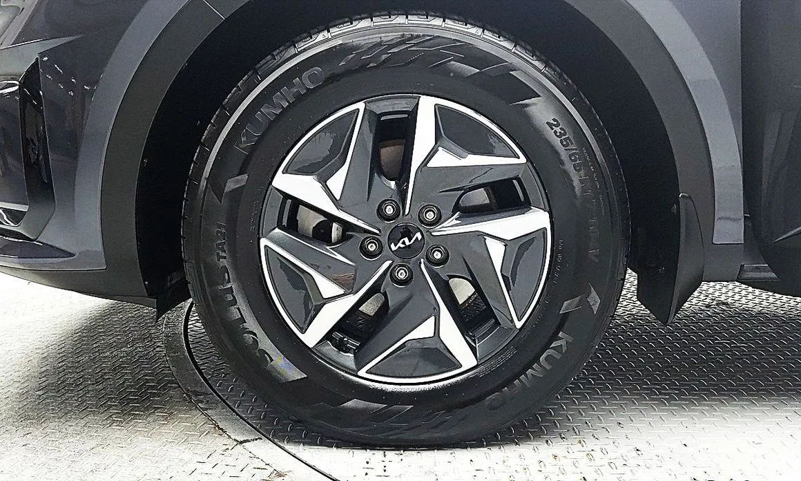 Kia Sorento — фото 6