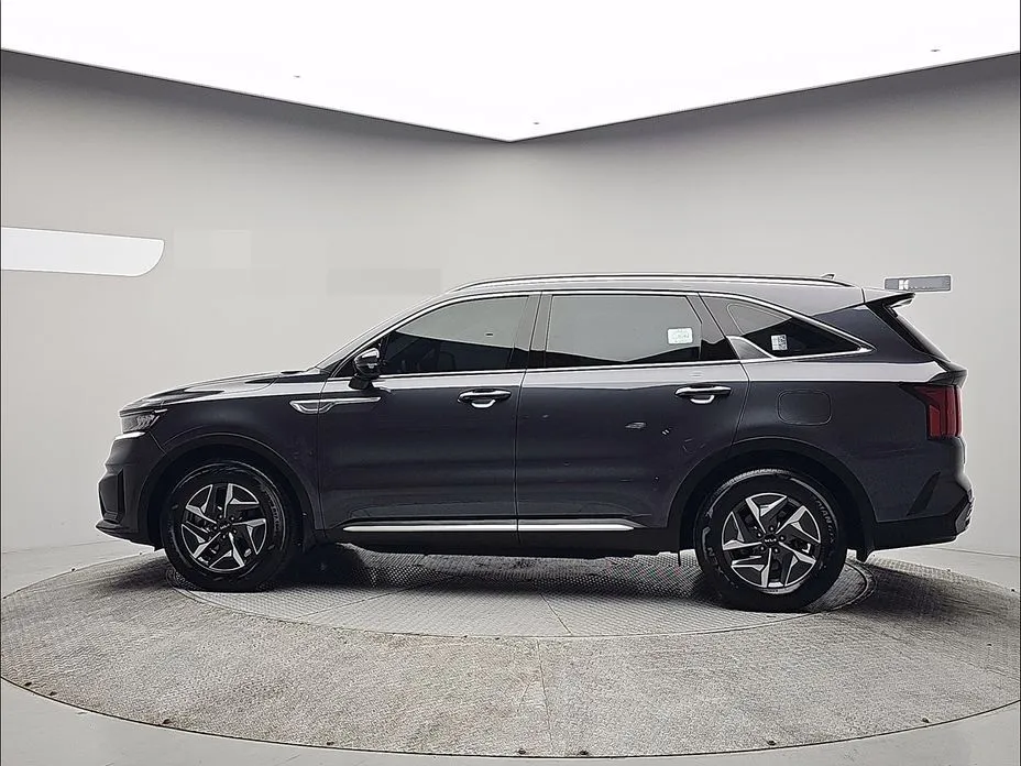 Kia Sorento — фото 9