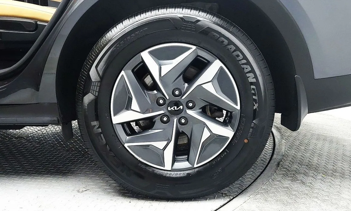 Kia Sorento — фото 10