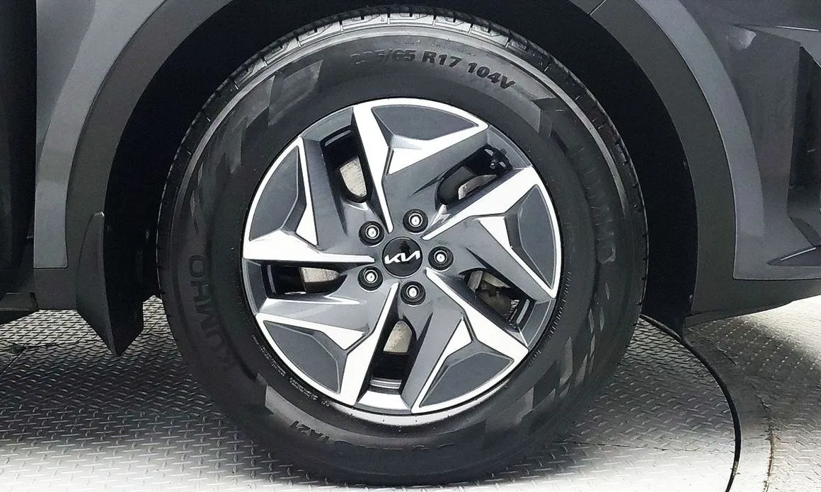 Kia Sorento — фото 8