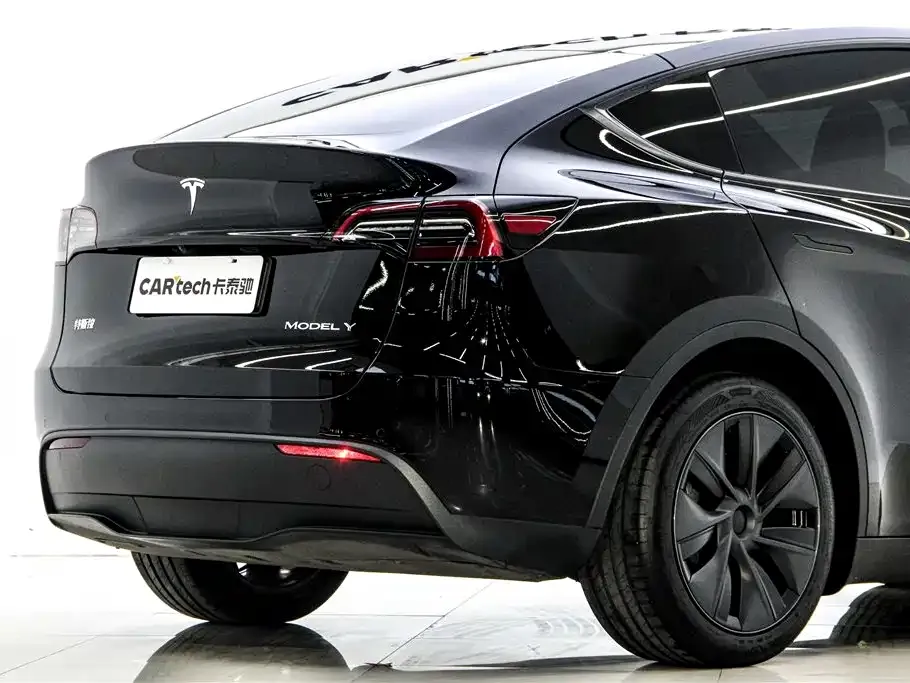Tesla Model Y — фото 7