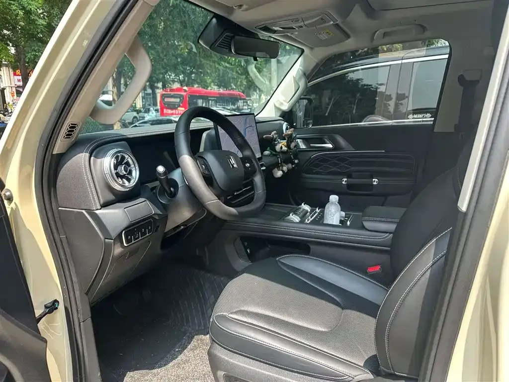 Tank 300 New Energy — фото 5