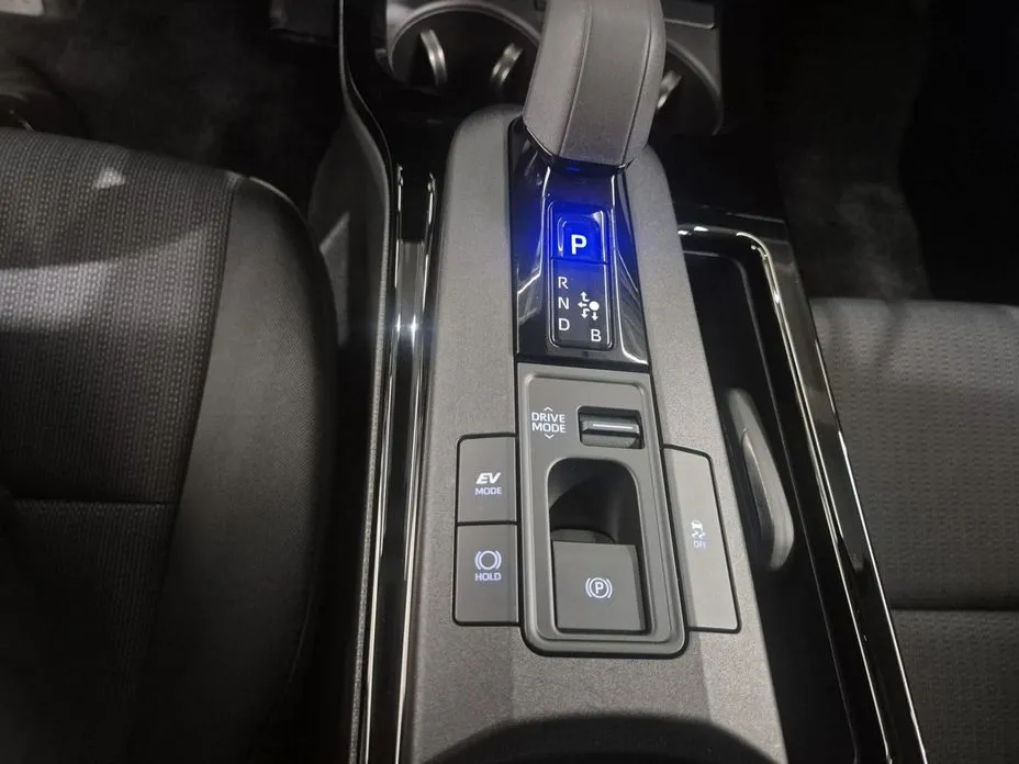 Toyota Prius — фото 5