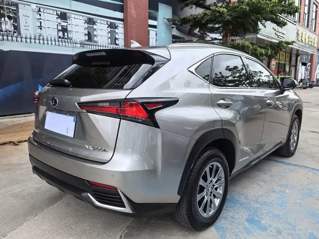 Lexus NX — фото 2