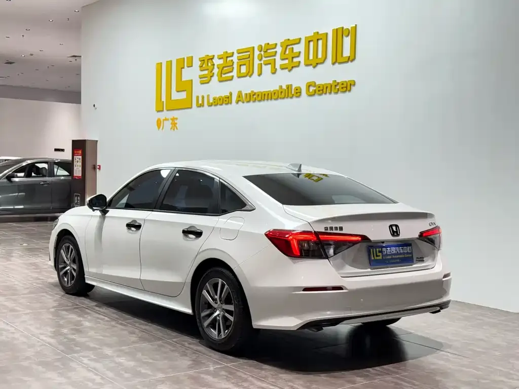 Honda Civic — фото 5