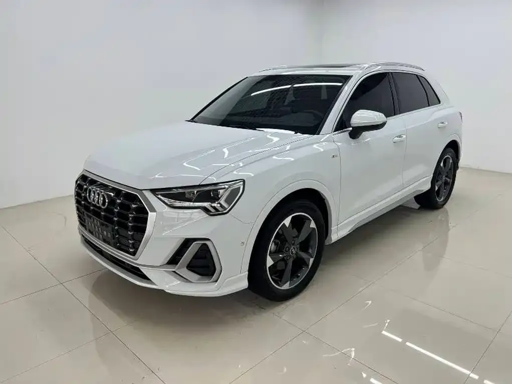 Audi Q3 — фото 1