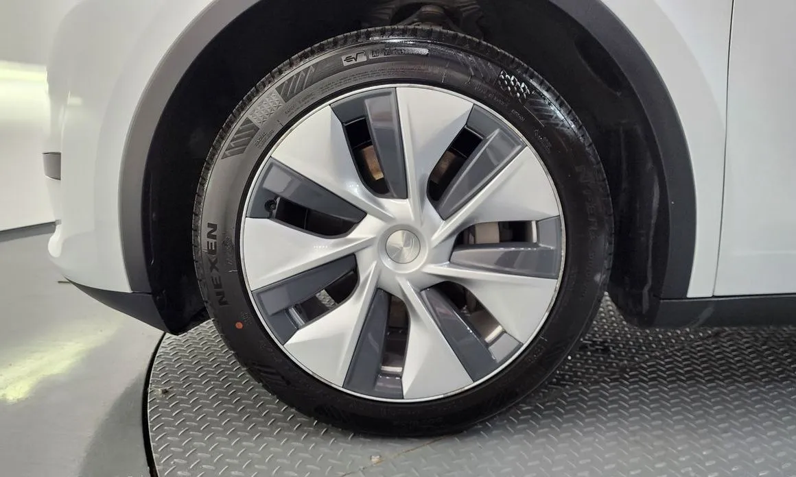 Tesla Model Y 2024 из KR, фото 6