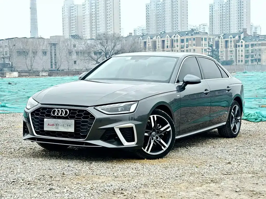 Audi A4L — фото 1