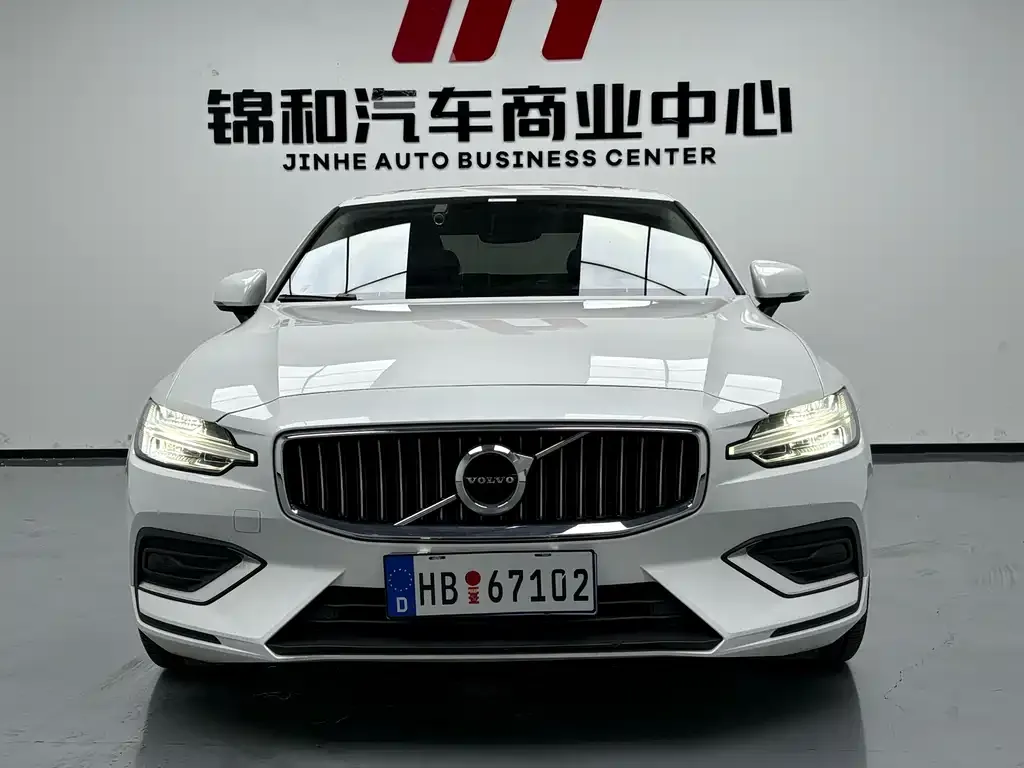 Volvo S60 — фото 10