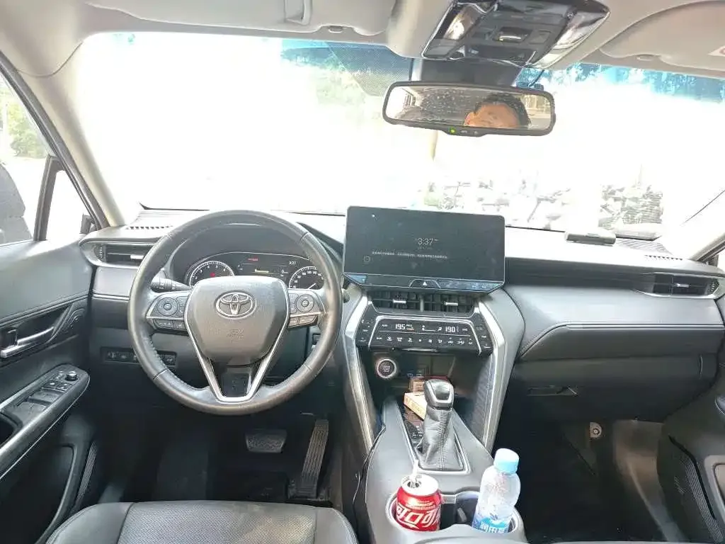 Toyota Harrier — фото 3