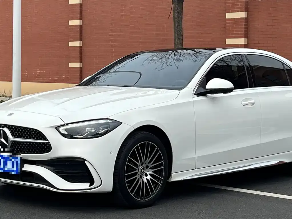 Mercedes-Benz C-Class — фото 1