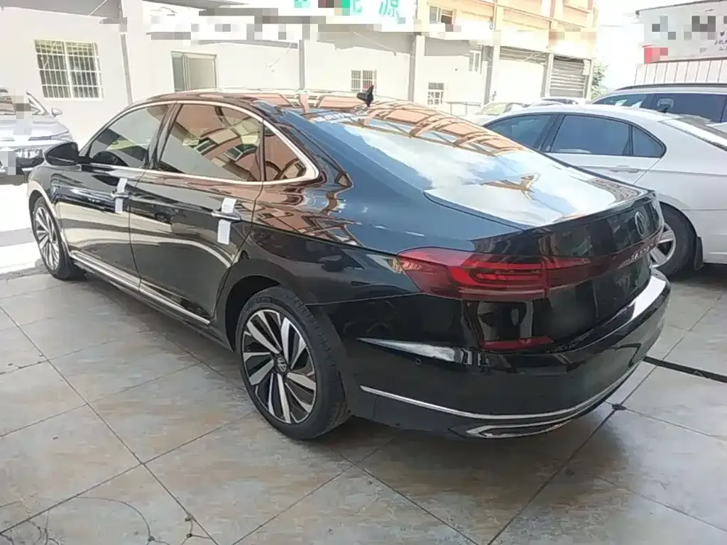 Volkswagen Passat — фото 7