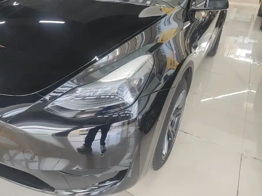 Tesla Model Y — фото 8