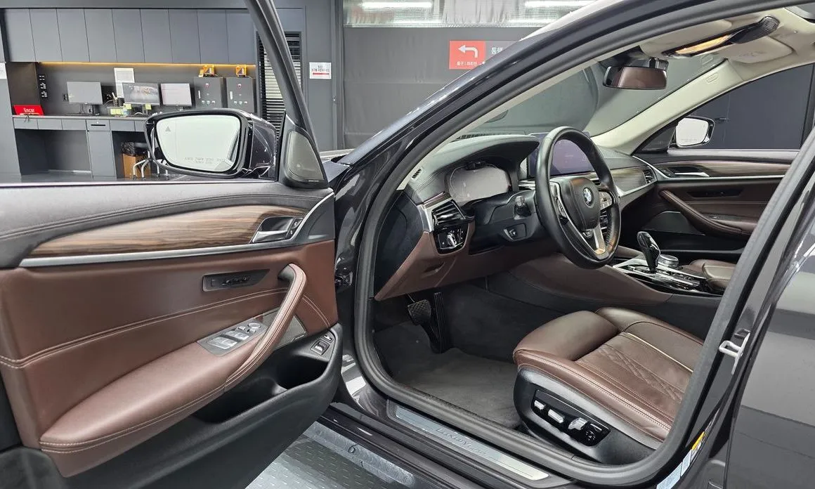 BMW 5-Series 2021 из KR, фото 10