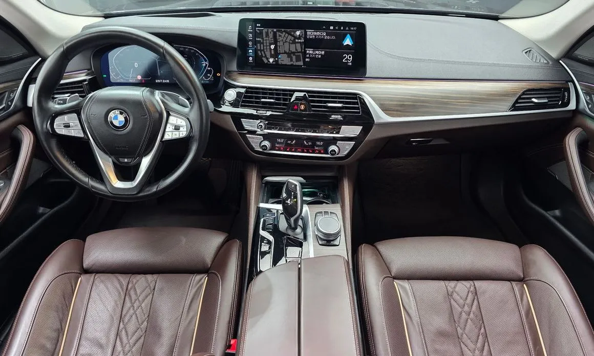 BMW 5-Series 2021 из KR, фото 9