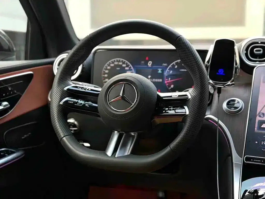 Mercedes-Benz GLC — фото 5