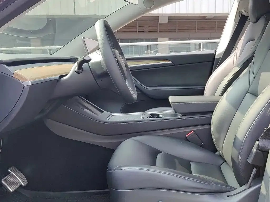 Tesla Model Y — фото 5