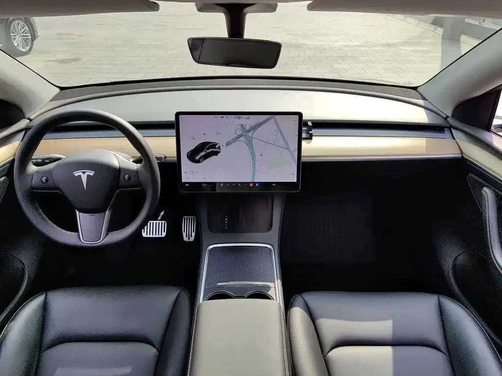 Tesla Model Y — фото 9
