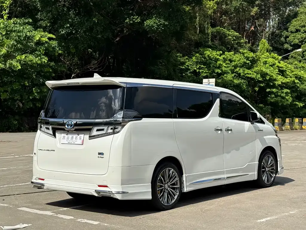 Toyota Vellfire — фото 9