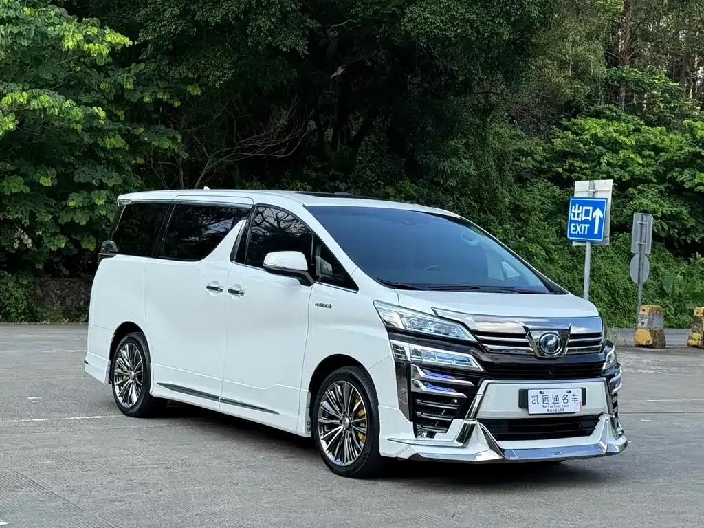 Toyota Vellfire — фото 6
