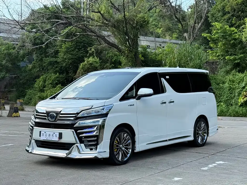 Toyota Vellfire — фото 10