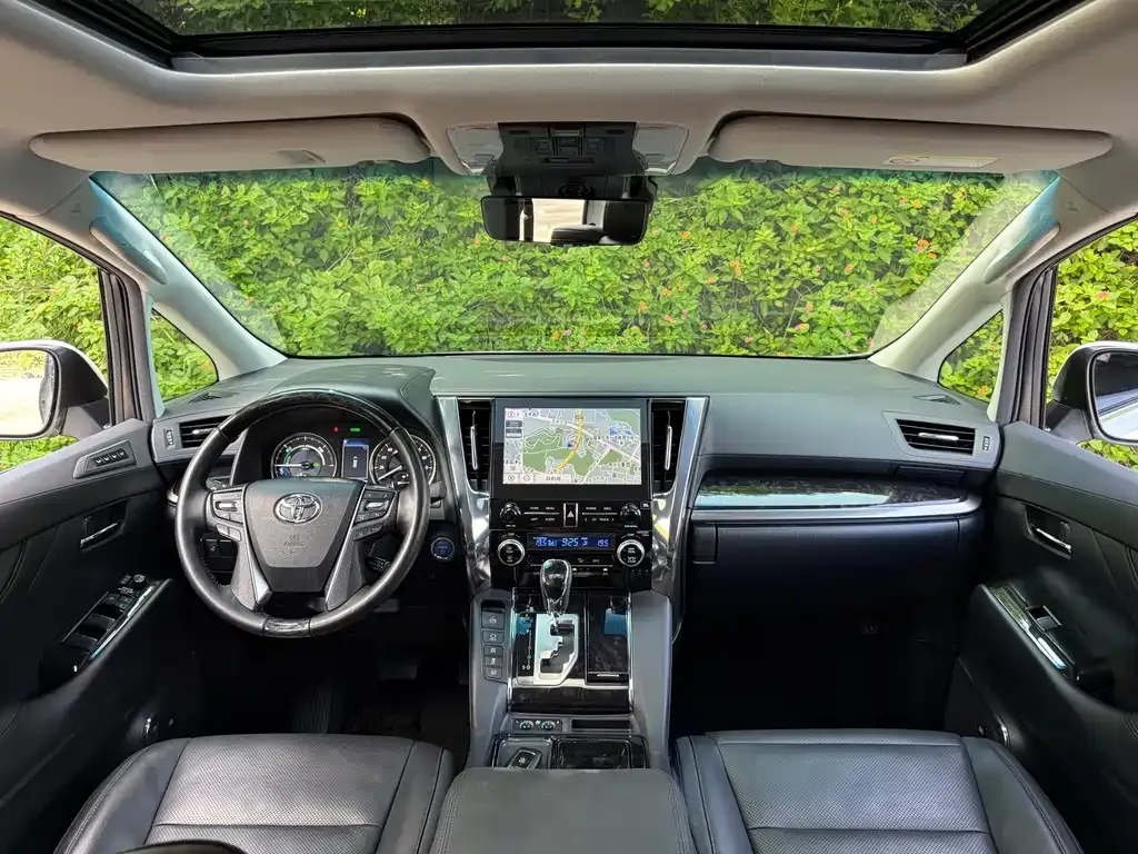 Toyota Vellfire — фото 5