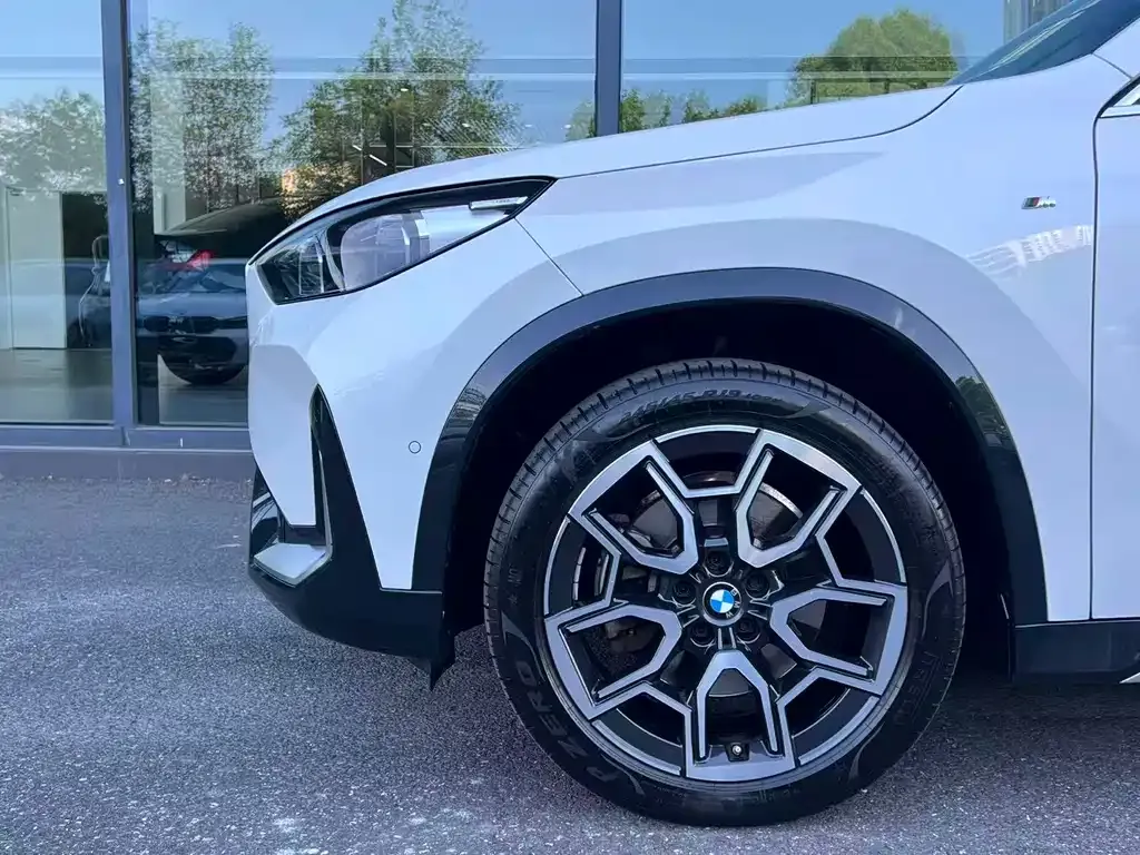 BMW X1 — фото 10