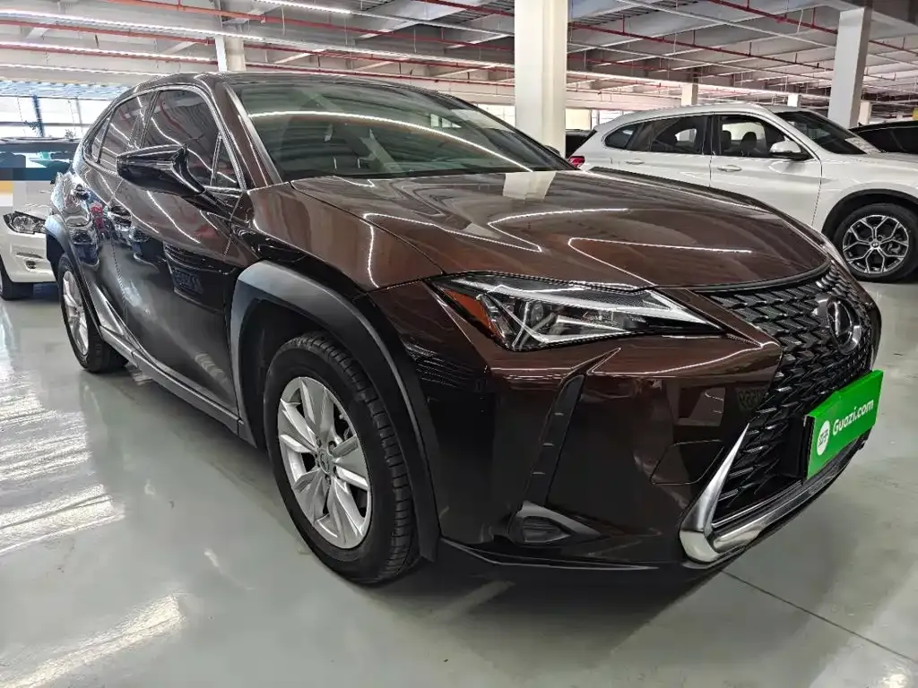 Lexus UX — фото 7