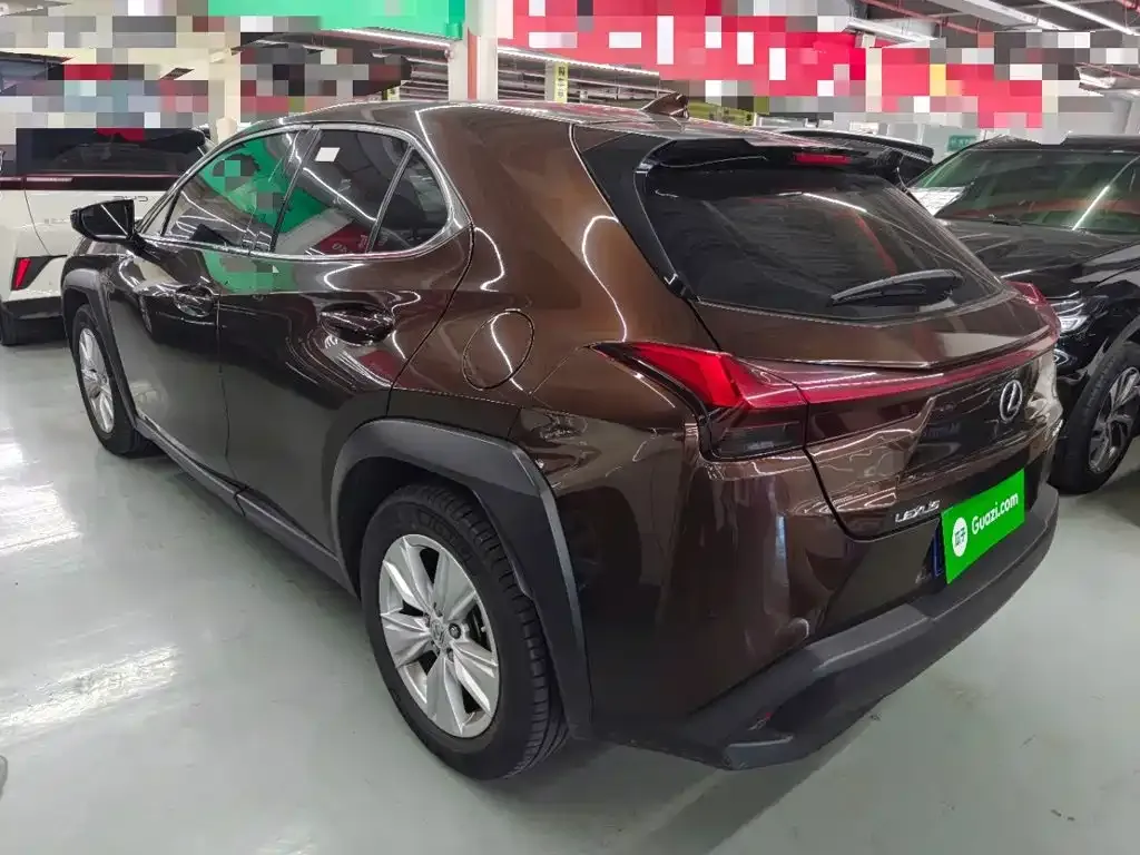 Lexus UX — фото 4