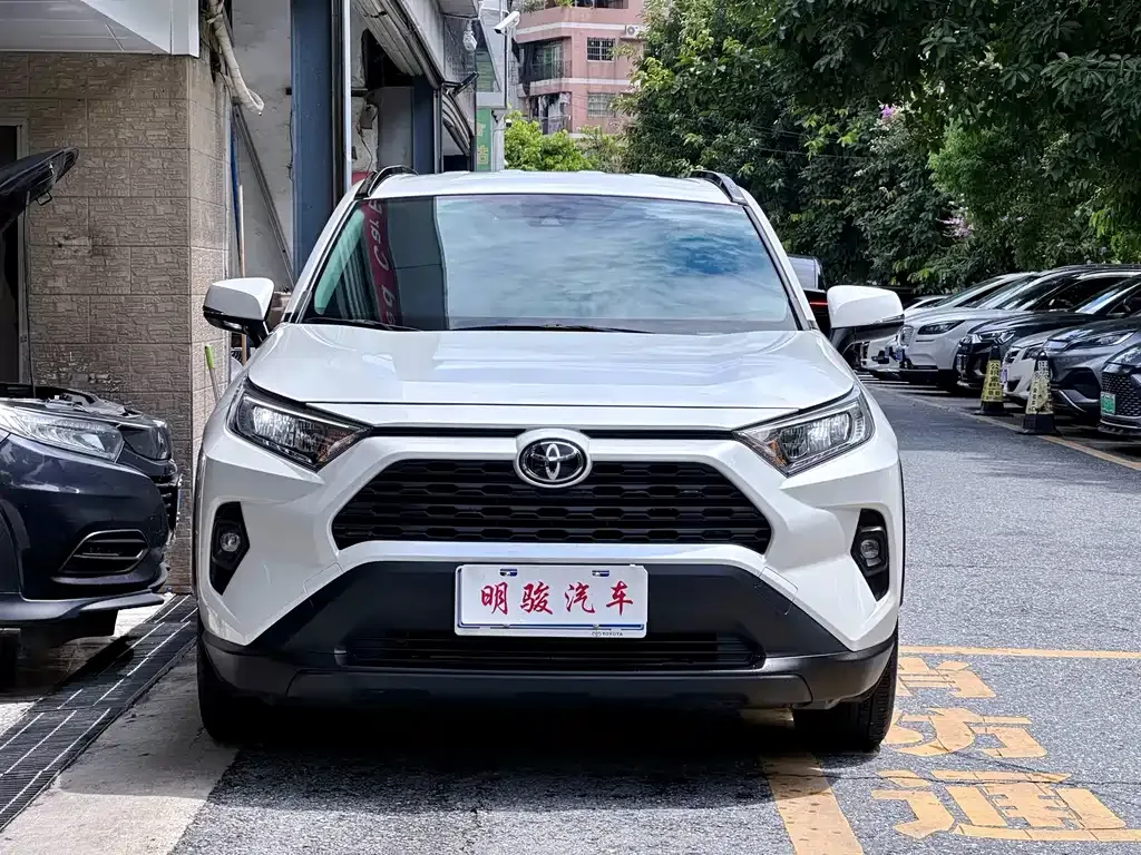Toyota RAV4 2024 из CN, фото 10