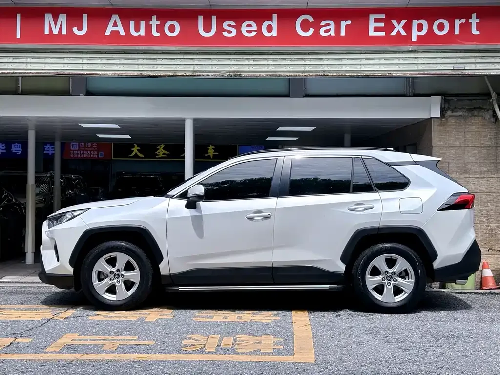 Toyota RAV4 2024 из CN, фото 8