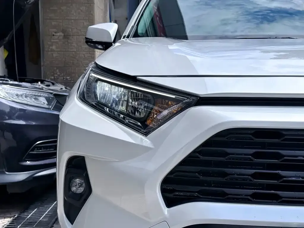 Toyota RAV4 2024 из CN, фото 2