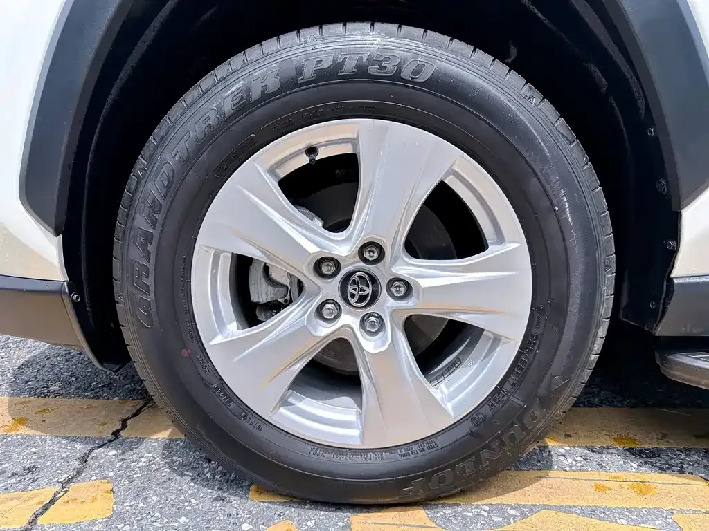 Toyota RAV4 2024 из CN, фото 6
