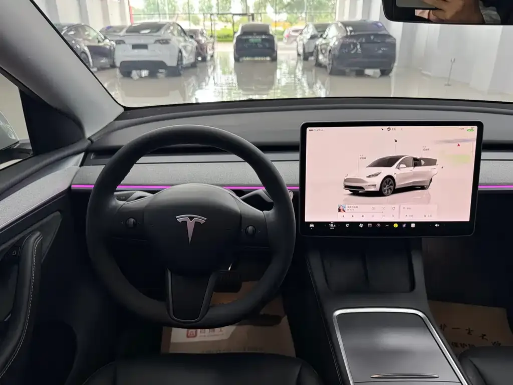 Tesla Model Y — фото 3