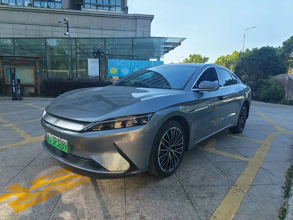BYD Han — фото 1